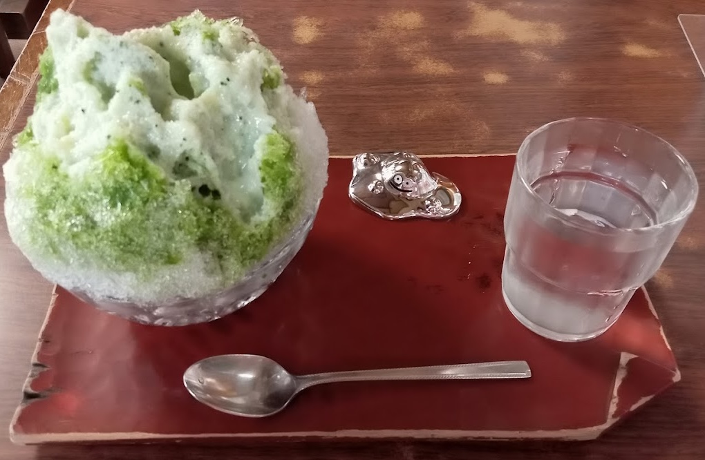 納言志るこ店のかき氷 宇治金時ミルクアイス