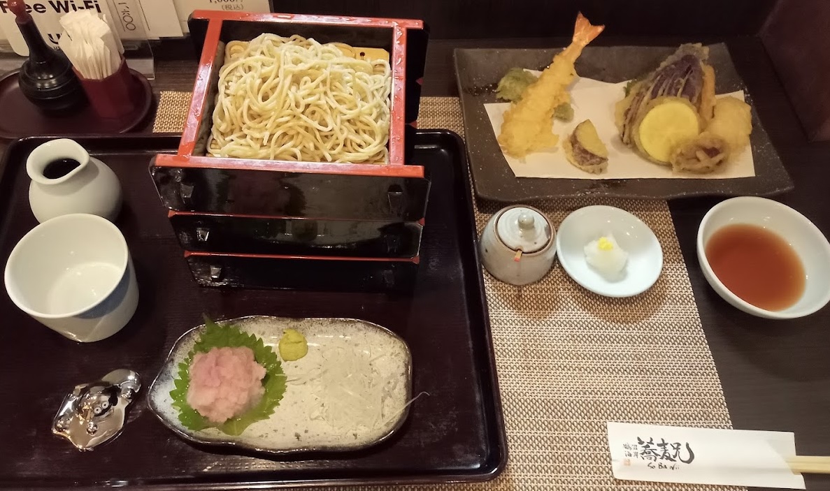 鵠沼海岸 蕎麦兄 辛味おろし 天ぷら盛り合わせ